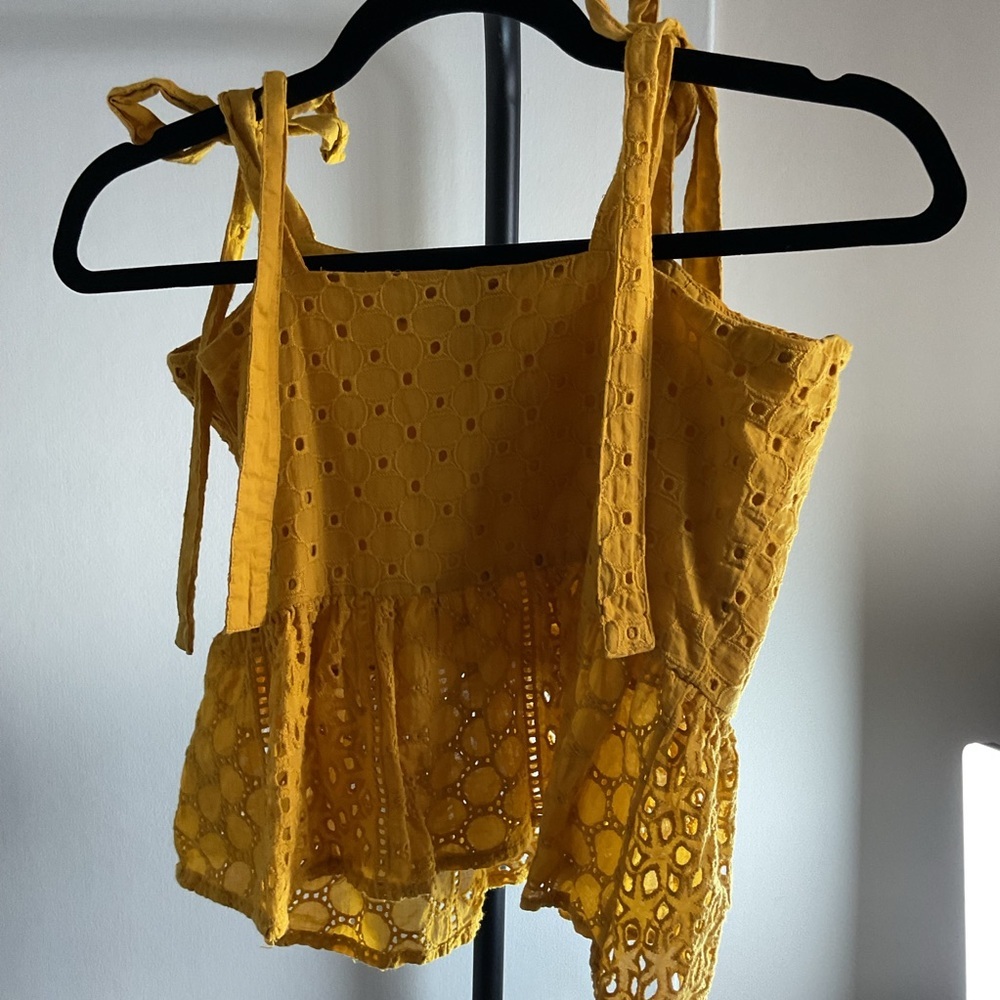 House of Harlow 1960 Eyelet Ruffle Tank Top XS Adjustable Tie Straps Cute - Picture 3 of 5